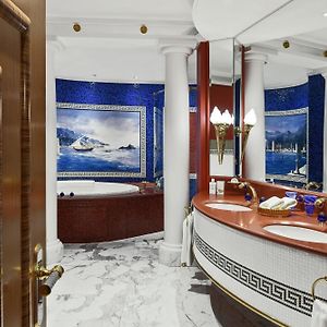 Duplex One-Bedroom Family Suite Butler Service Hermès Amenities Access to Wild Wadi Waterpark Teenagers up to 16 Years